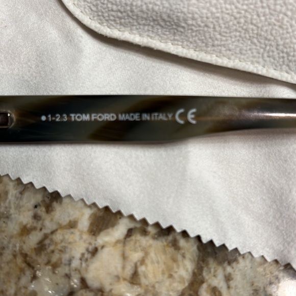 TOM FORD Green Tortoise Clip on Sunglasses with case TF 5276 64F - Picture 10 of 15